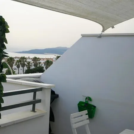 La Ballenita De Tarifa